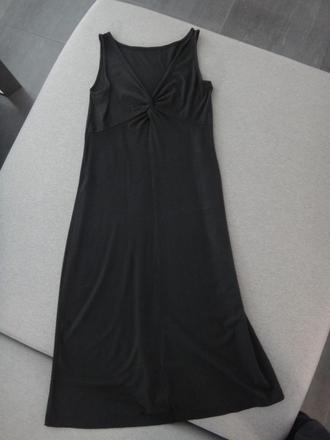 Jednoduché čierne šaty, xs