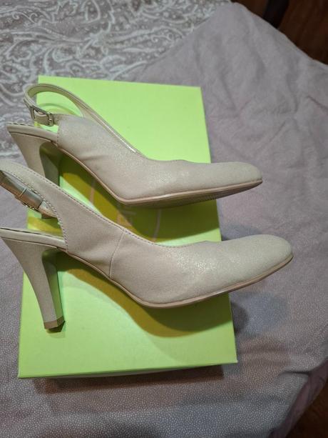 Príležitostné lodičky, 38