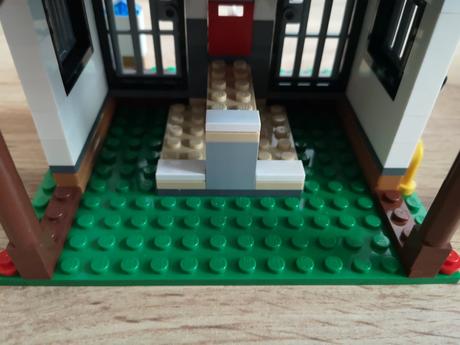 Lego city 4440 policajná stanica v lese,