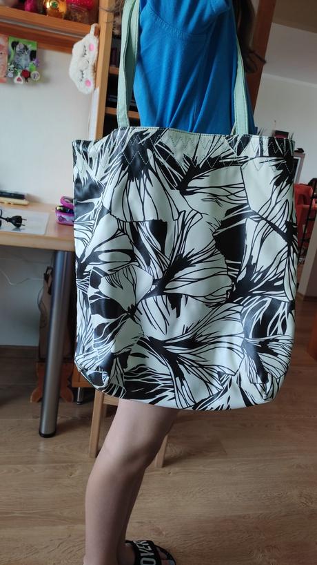 Kabelka (pribalím ďalšiu),