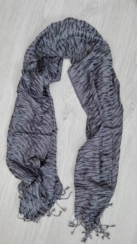 Dámsky šál, atmosphere