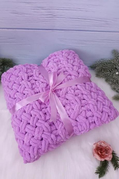 Mäkučká detská puffy deka do postieľky fialová, 