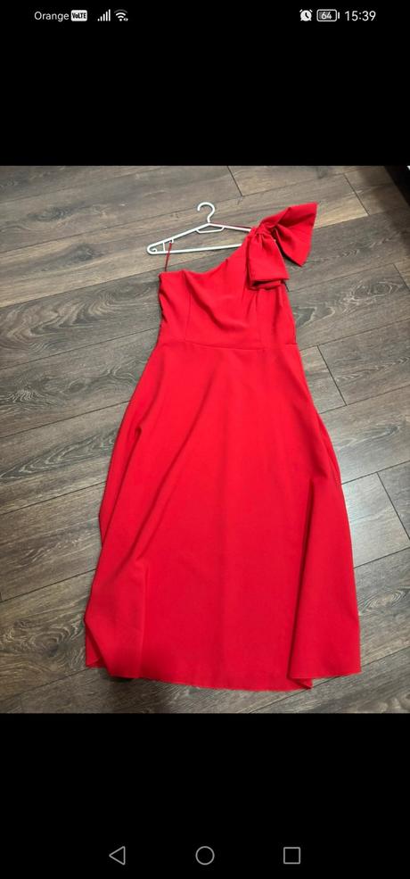 Šaty na jedno rameno-trendyol, 42