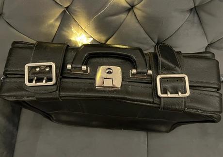 Vintage black leather bag coach gladstone-style, 