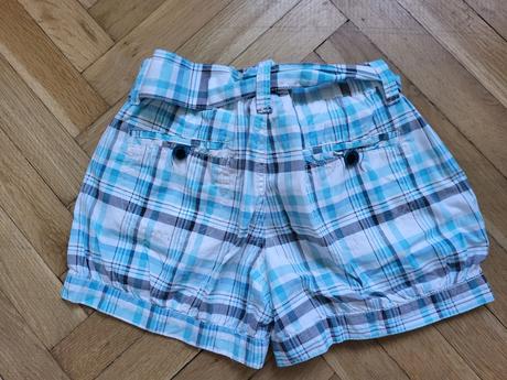 Dievcenske sortky, 152