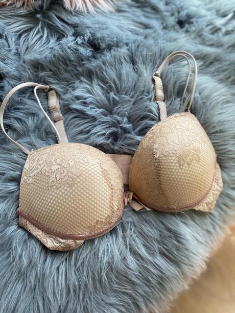 Čipkovaná/krajková podprsenka telovej farby, 80c