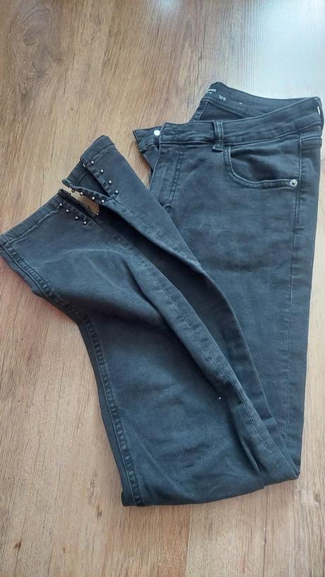 Tmavo sive rifle s ozdobou, reserved,36