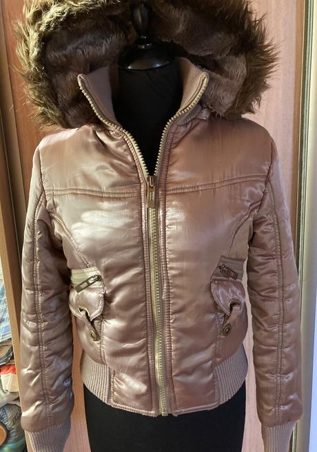 Bunda bomberka, metalýza, s