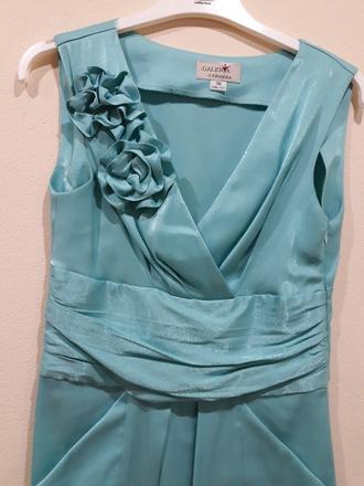 Spoločenské šaty plus kravata vo farbe, 38