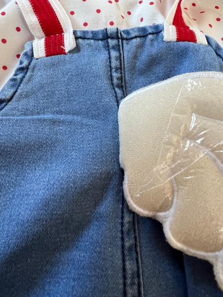 Komplet šaty s krídlami, 86