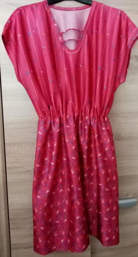 Ružové saty s vtakmi, s