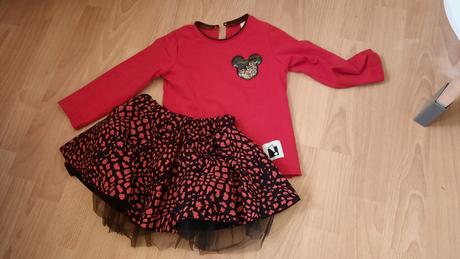 Tričko a sukňa, 92