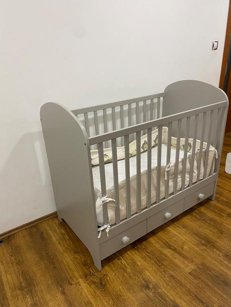 Predám detskú postieľku, šírka (cm): 60,dĺžka (cm): 120