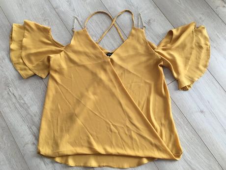 Nádherný top s odhalenými ramenami, new look,38
