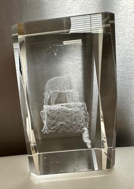 Znamenie lev v tvare krištáľového 3d laserov.bloku,