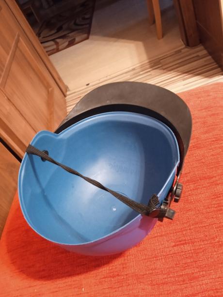 Predám policajnu prilbu,