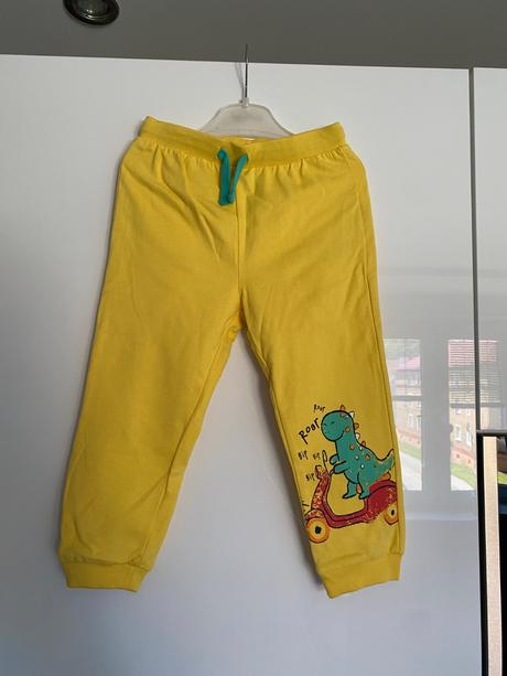 Detské tepláky velk.98, 98