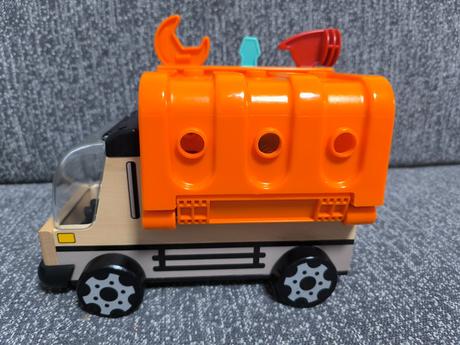 Multifunkčné auto s náradím, 
