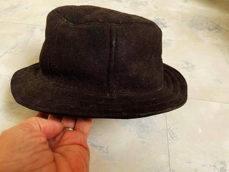 Kožušinový klobúk, l