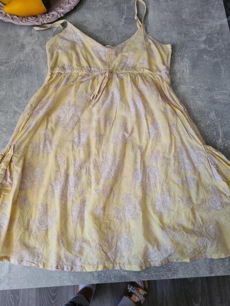 Žlté šaty, s