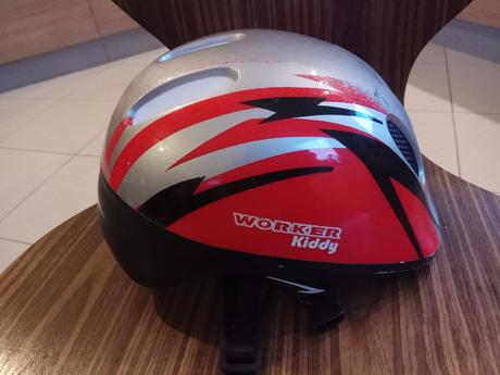 Cyklistická prilba, s