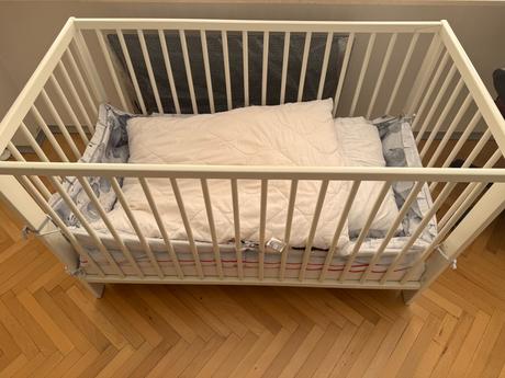 Darujem detskú postieľku, šírka (cm): 65,dĺžka (cm): 120