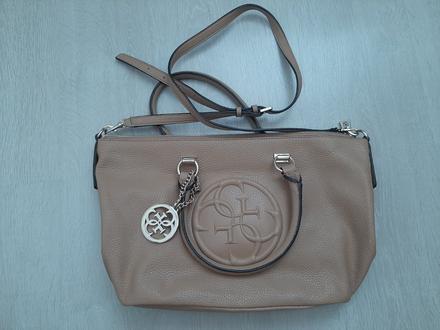 Kabelka guess, guess