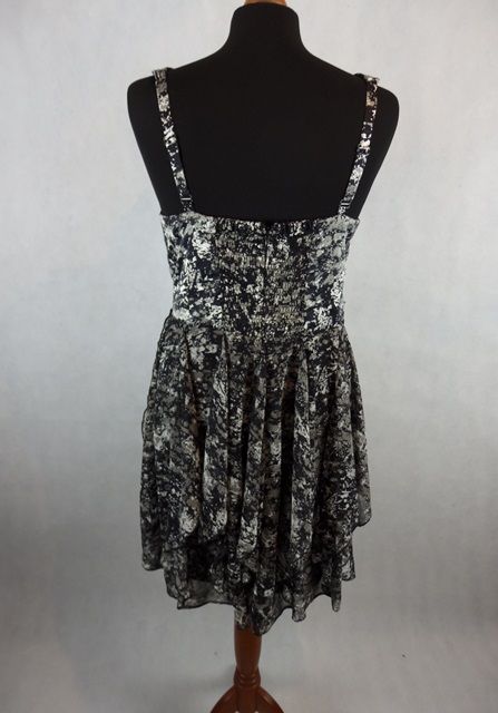 Luxusné elegantné šaty, 42