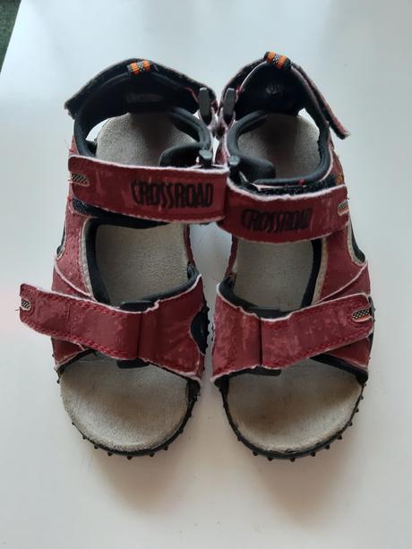 Športové sandále, 32