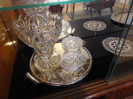 Lisované sklo / cukorníčky či malé bomboniery, 