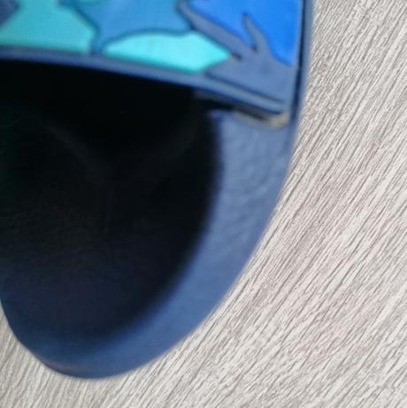 Dvoje šľapky, f&f,33