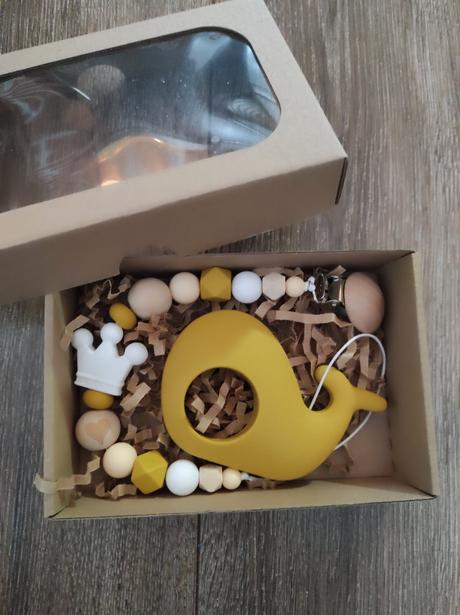 Retiazka na cumlik s hryzatkom v krabicke, 