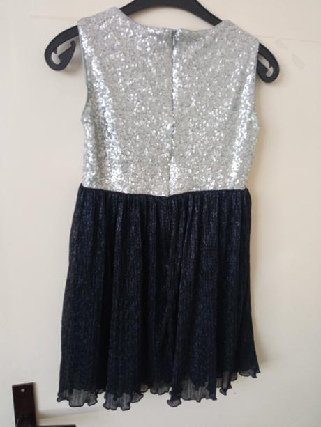 Spoločenské flitrove elegantné šaty, 146