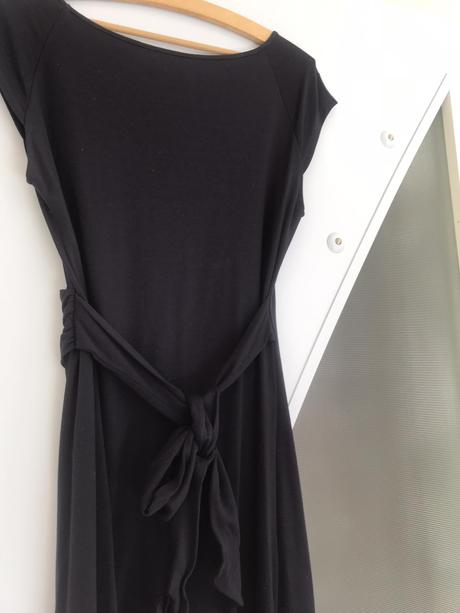 Luxusné jednoduché šaty, 38