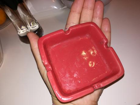 Keramický popolnik,