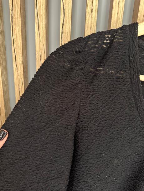 Čierny pulovrík, m