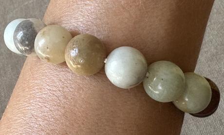 Náramok z prírodného liečivého kameňa,