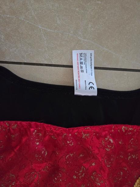 Fievčenský kostým čarodejnica, 