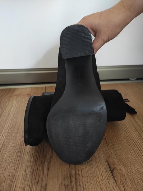 Čierne kotníkové cizmy, 37