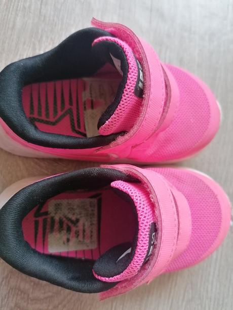 Výrazne sietkovane tenisky, nike,21