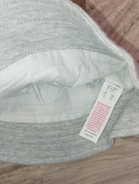 Klobúčiky rôzne + satka, f&f,80