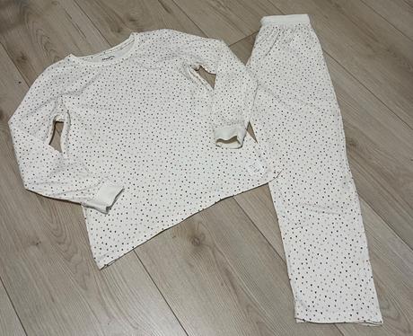 Pyžamo, reserved,146