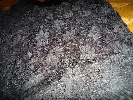 Čierny krajkový top, m