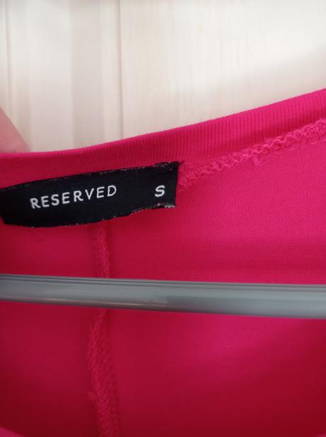 Šaty reserved s volánom, reserved,s