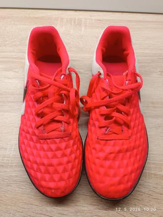 Halovky, nike,38