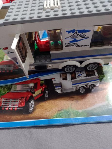 Lego karavan,