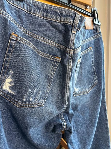 Roztrhané rifle s kvetinovaným vzorom, h&m,xxl