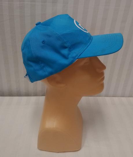 Modrá šiltovka s motívom m, mediolanum, prc,