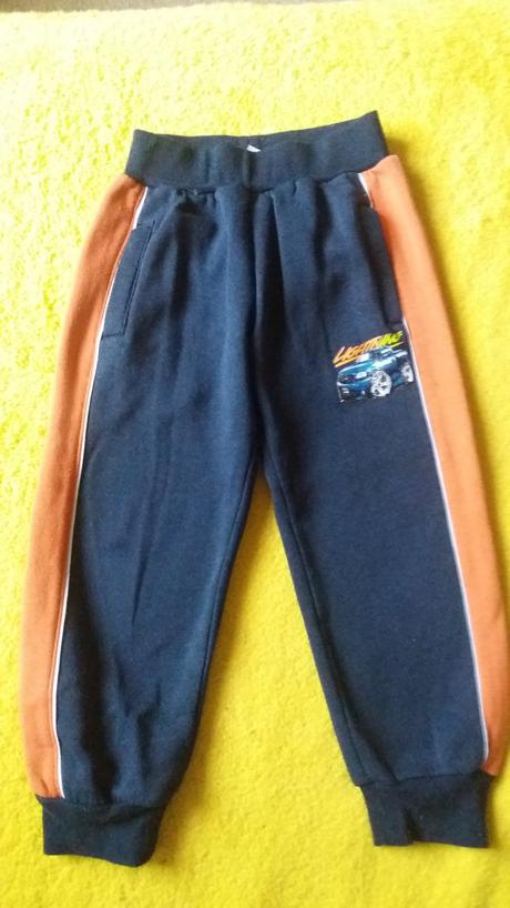 Hrubšie tepláky, 110