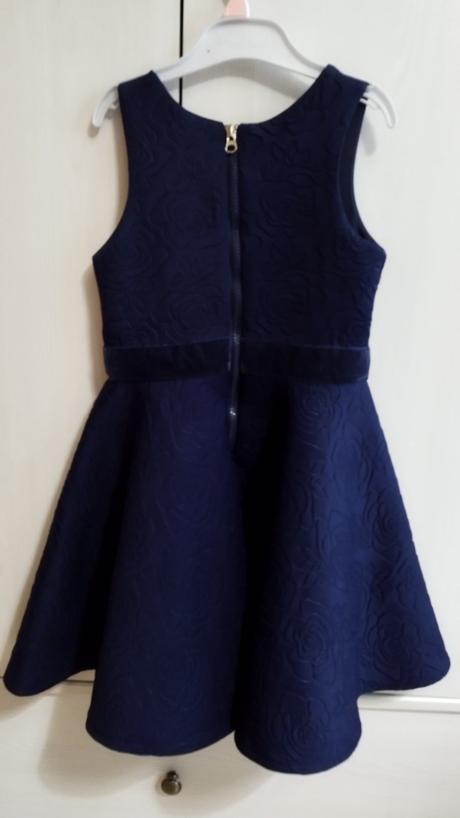 Elegantné šaty 122, 122